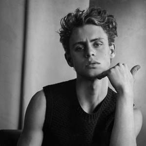 Meet your Posher, Ethan